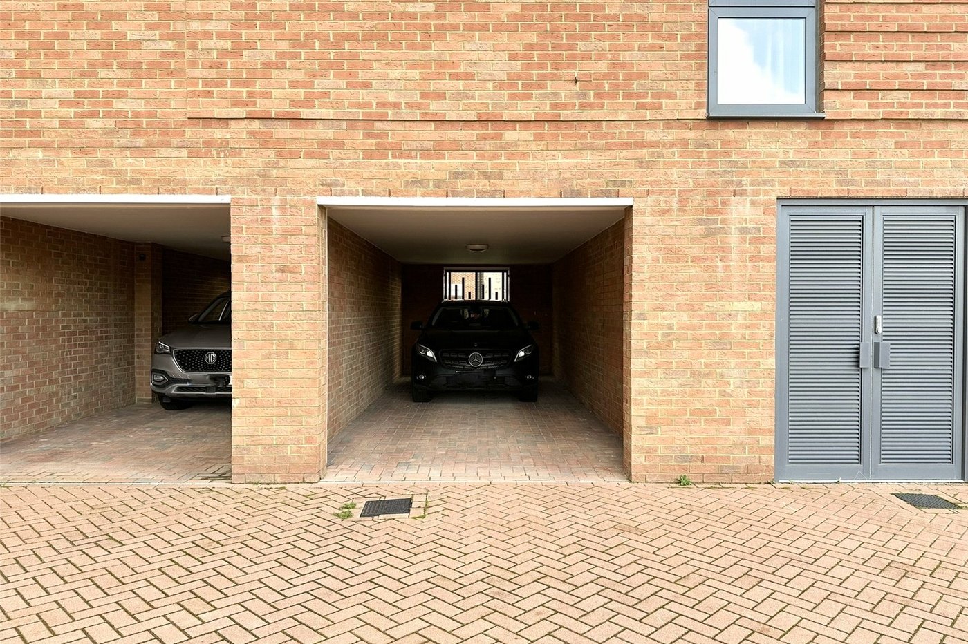 2 bedroom property for sale in Castle Hill | Robinson Jackson