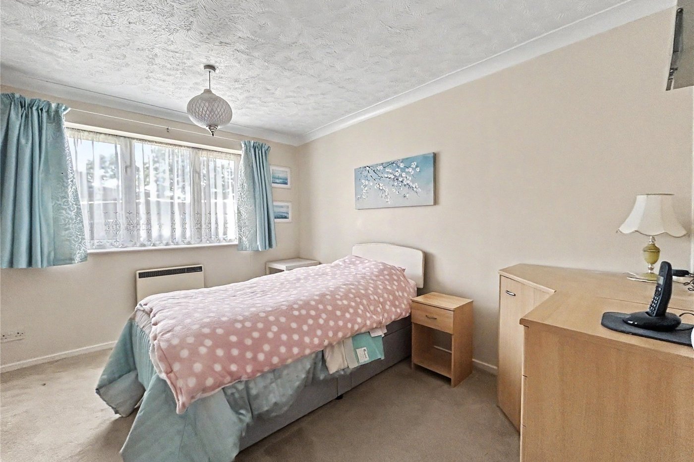 2 bedroom property for sale in Rainham | Robinson Michael & Jackson