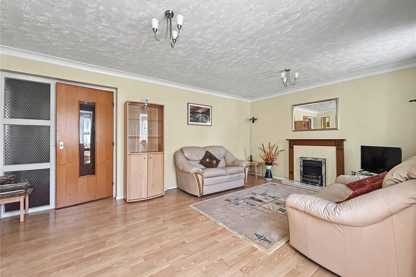 2 bedroom property for sale in Rainham | Robinson Michael & Jackson