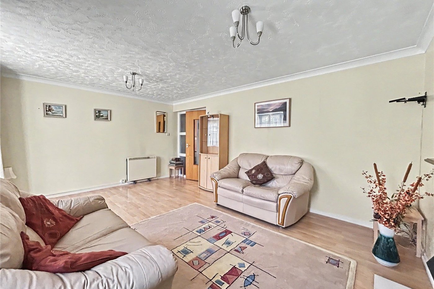 2 bedroom property for sale in Rainham | Robinson Michael & Jackson