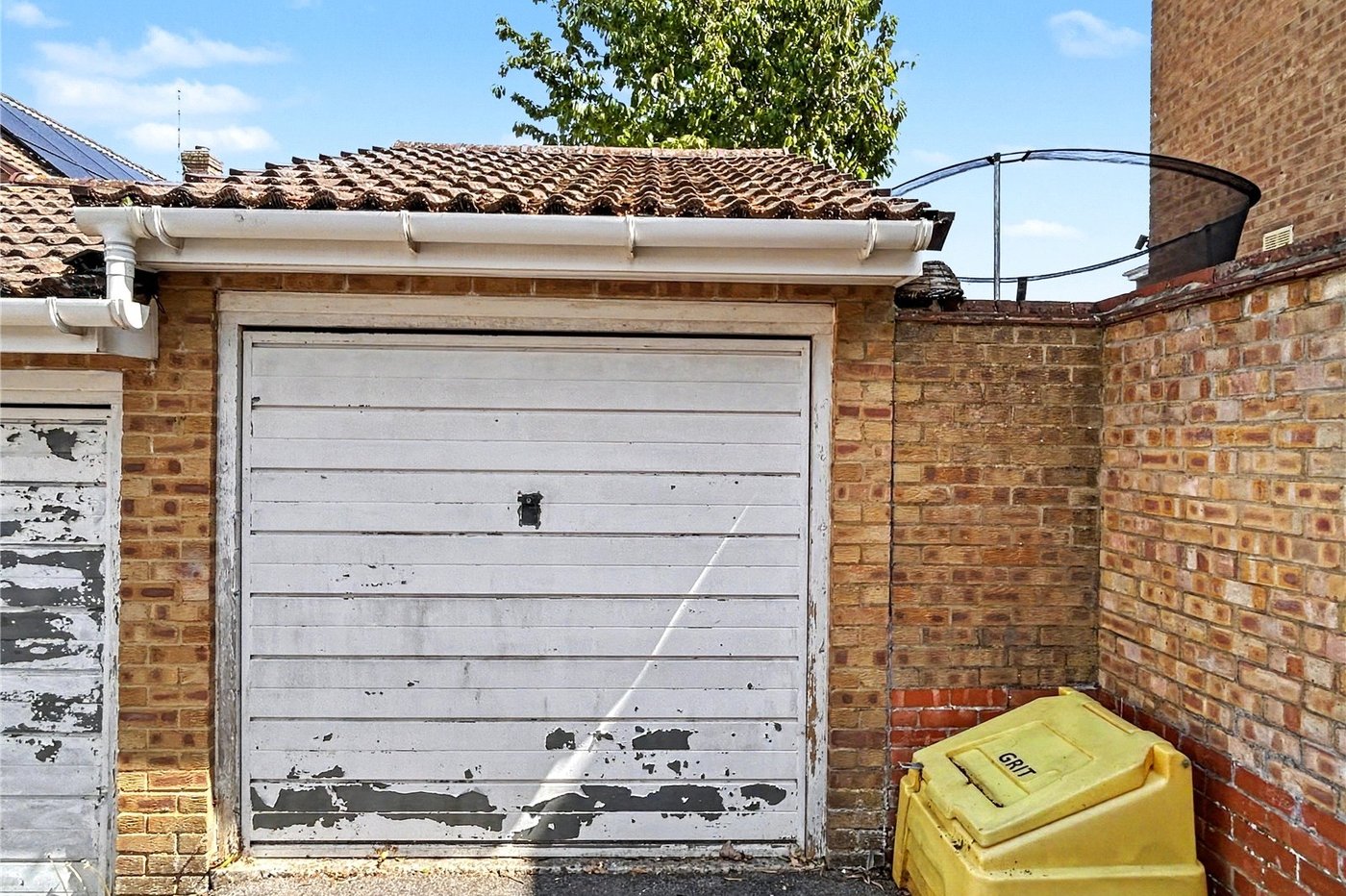 2 bedroom property for sale in Rainham | Robinson Michael & Jackson
