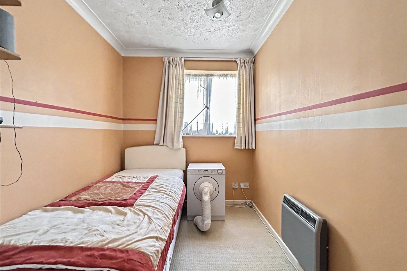 2 bedroom property for sale in Rainham | Robinson Michael & Jackson