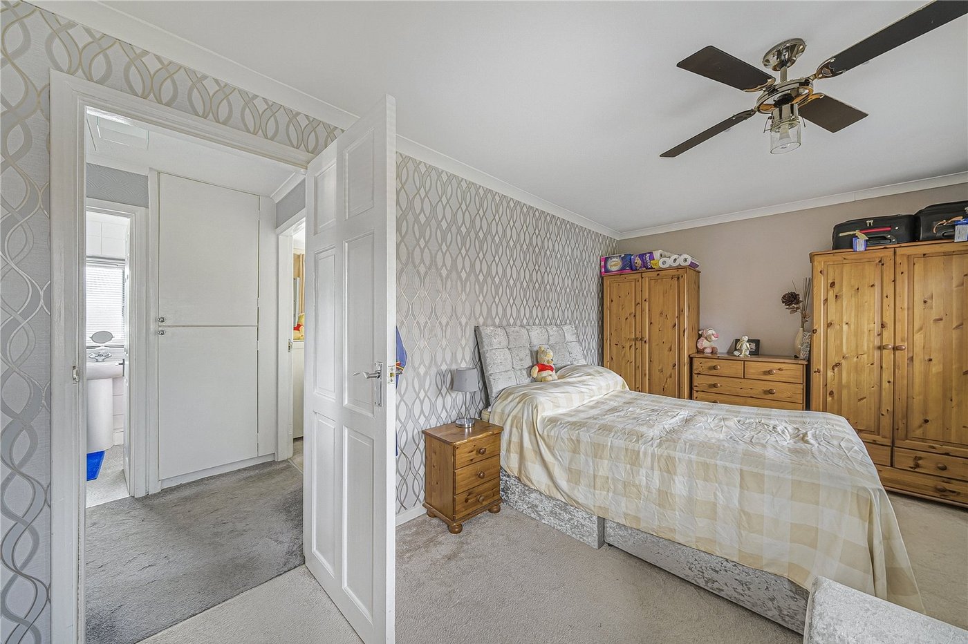 2 bedroom house for sale in Dartford | Robinson Jackson