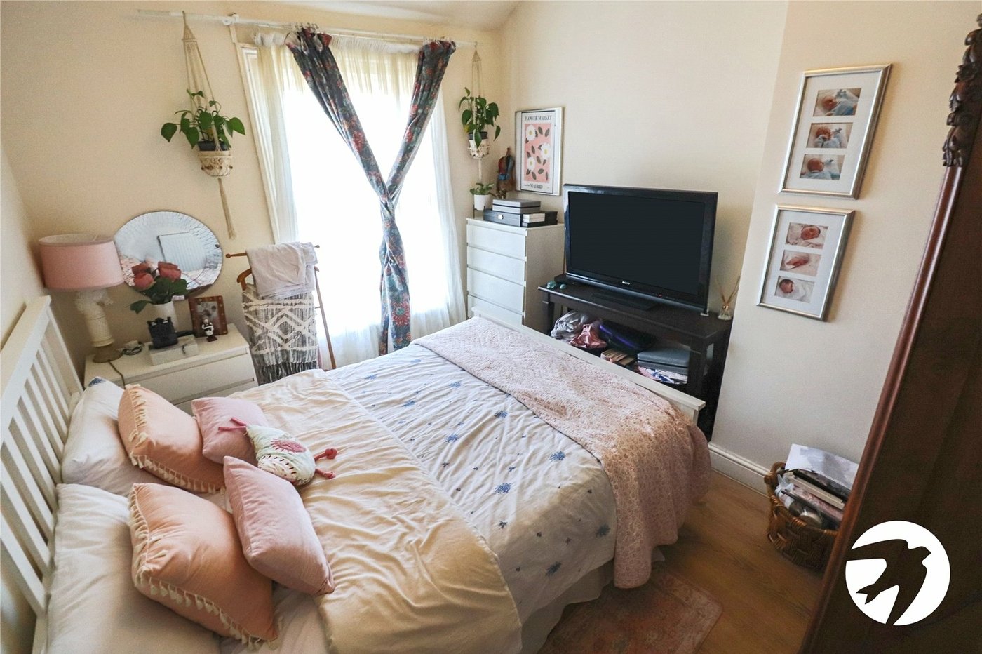 4 bedroom house for sale in London | Robinson Jackson