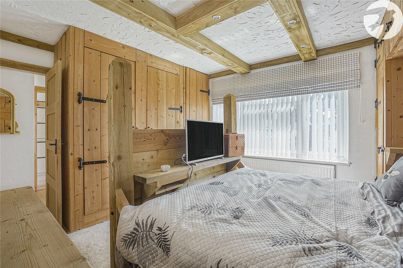 4 bedroom bungalow for sale in West Kingsdown | Robinson Jackson