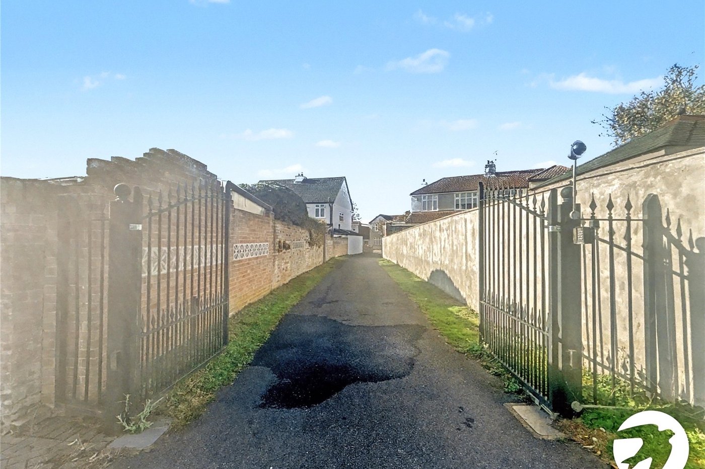 3 bedroom bungalow for sale in Sidcup | Robinson Jackson