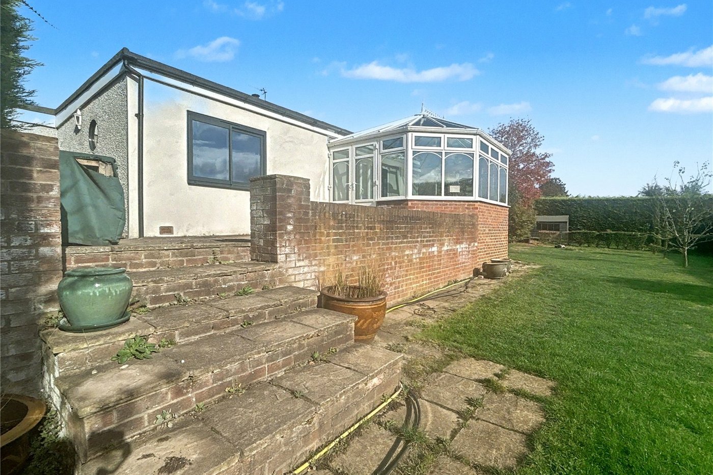 3 bedroom bungalow for sale in Sidcup | Robinson Jackson