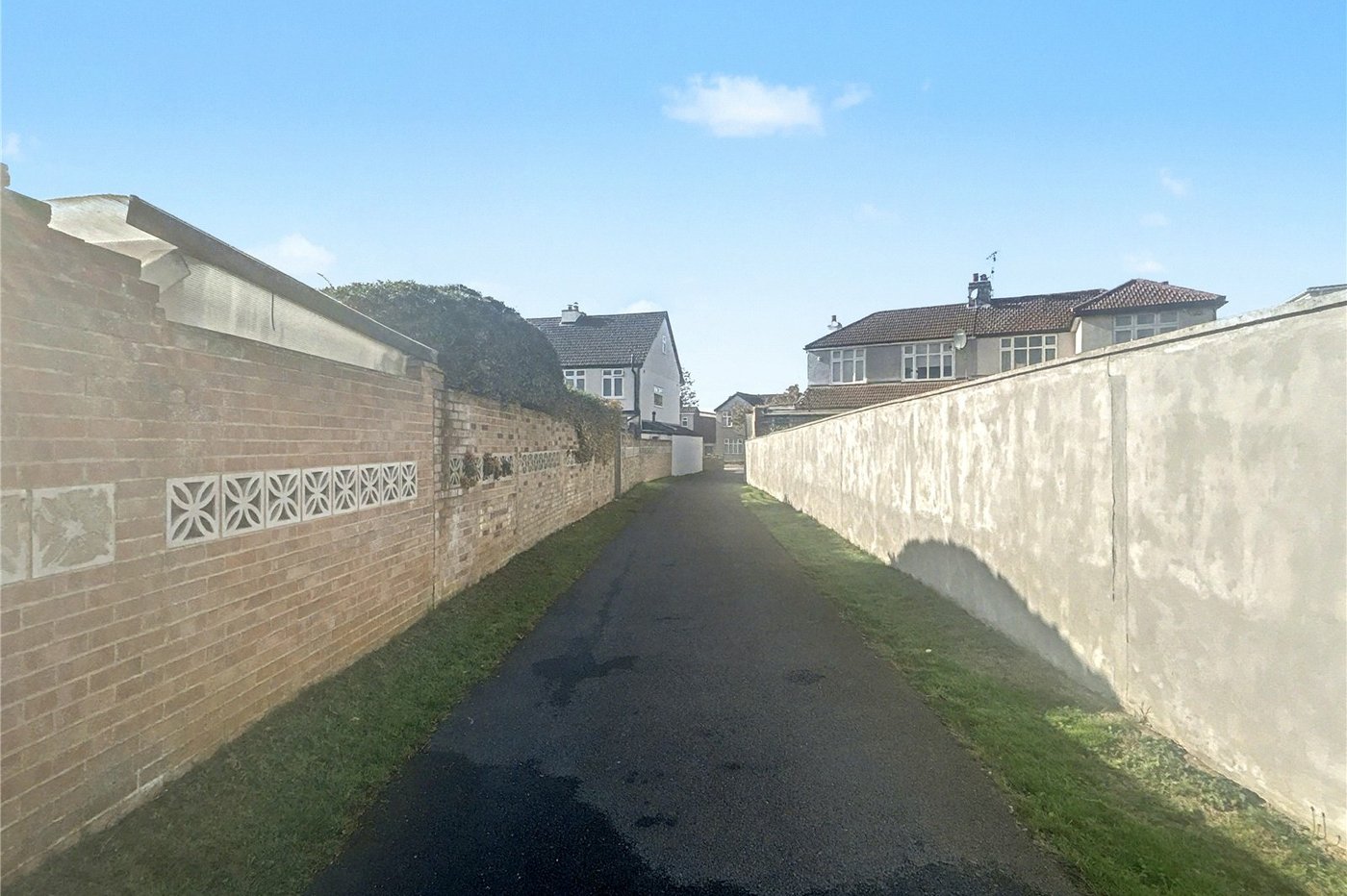 3 bedroom bungalow for sale in Sidcup | Robinson Jackson