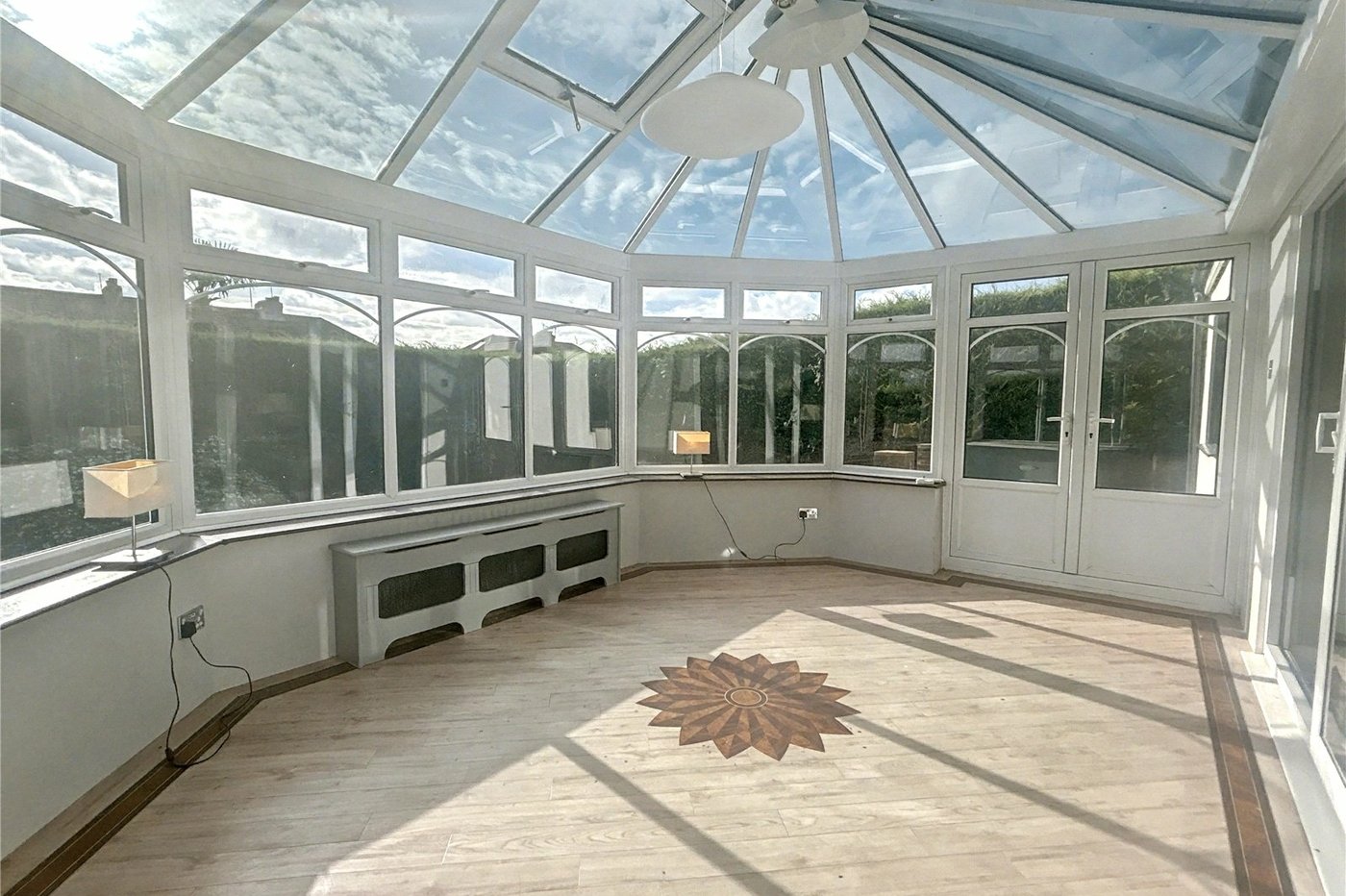 3 bedroom bungalow for sale in Sidcup | Robinson Jackson