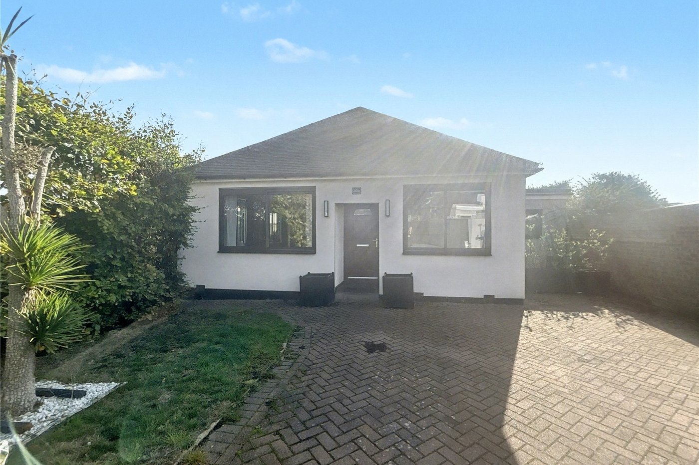 3 bedroom bungalow for sale in Sidcup | Robinson Jackson