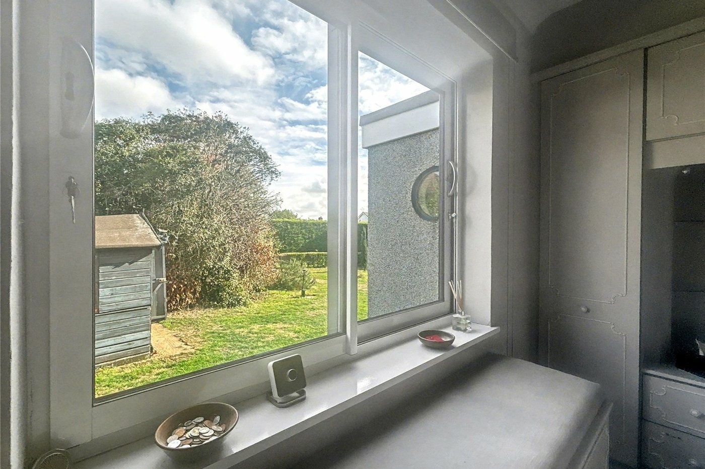 3 bedroom bungalow for sale in Sidcup | Robinson Jackson