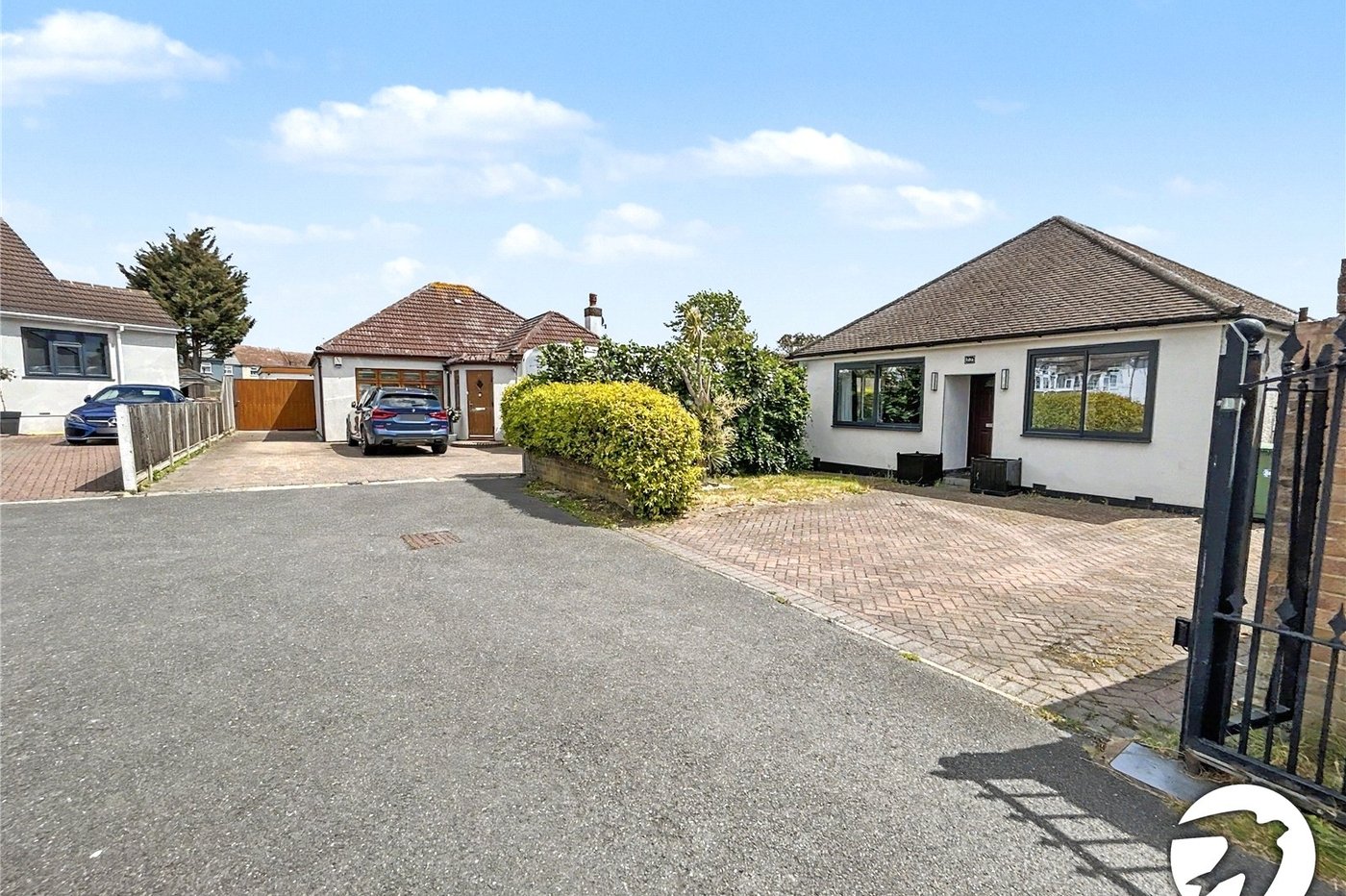 3 bedroom bungalow for sale in Sidcup | Robinson Jackson