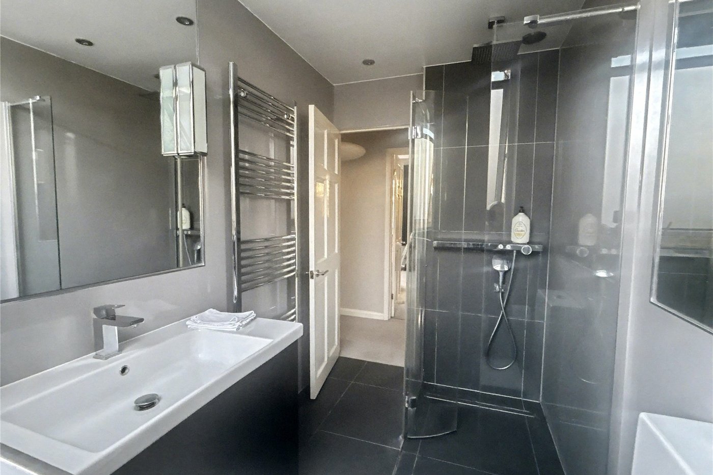 3 bedroom bungalow for sale in Sidcup | Robinson Jackson