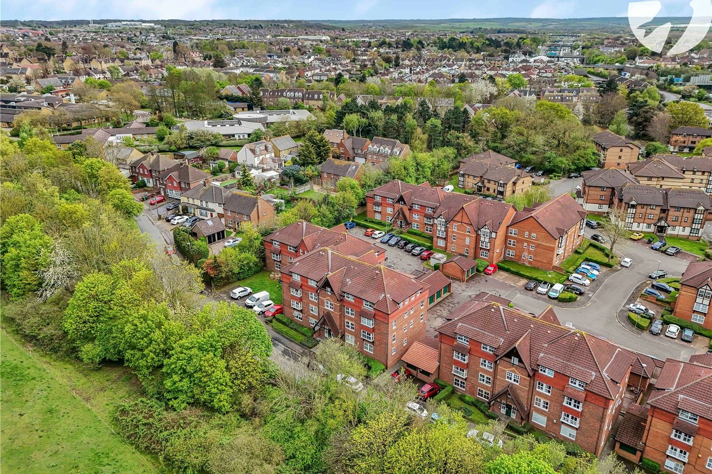 2 bedroom property for sale in Dartford | Robinson Jackson