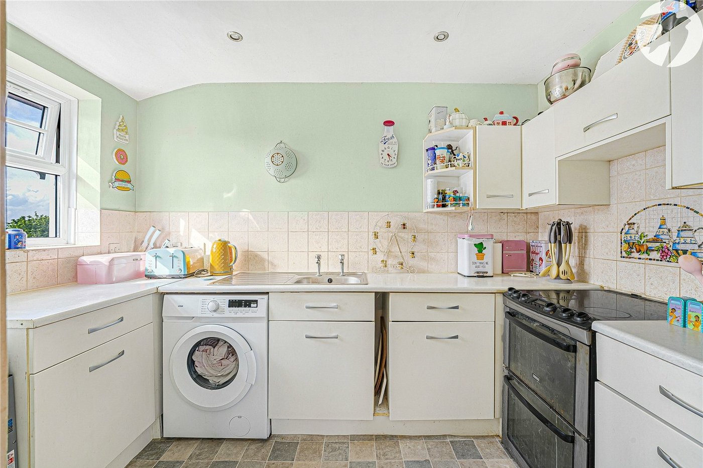 2 bedroom property for sale in Dartford | Robinson Jackson