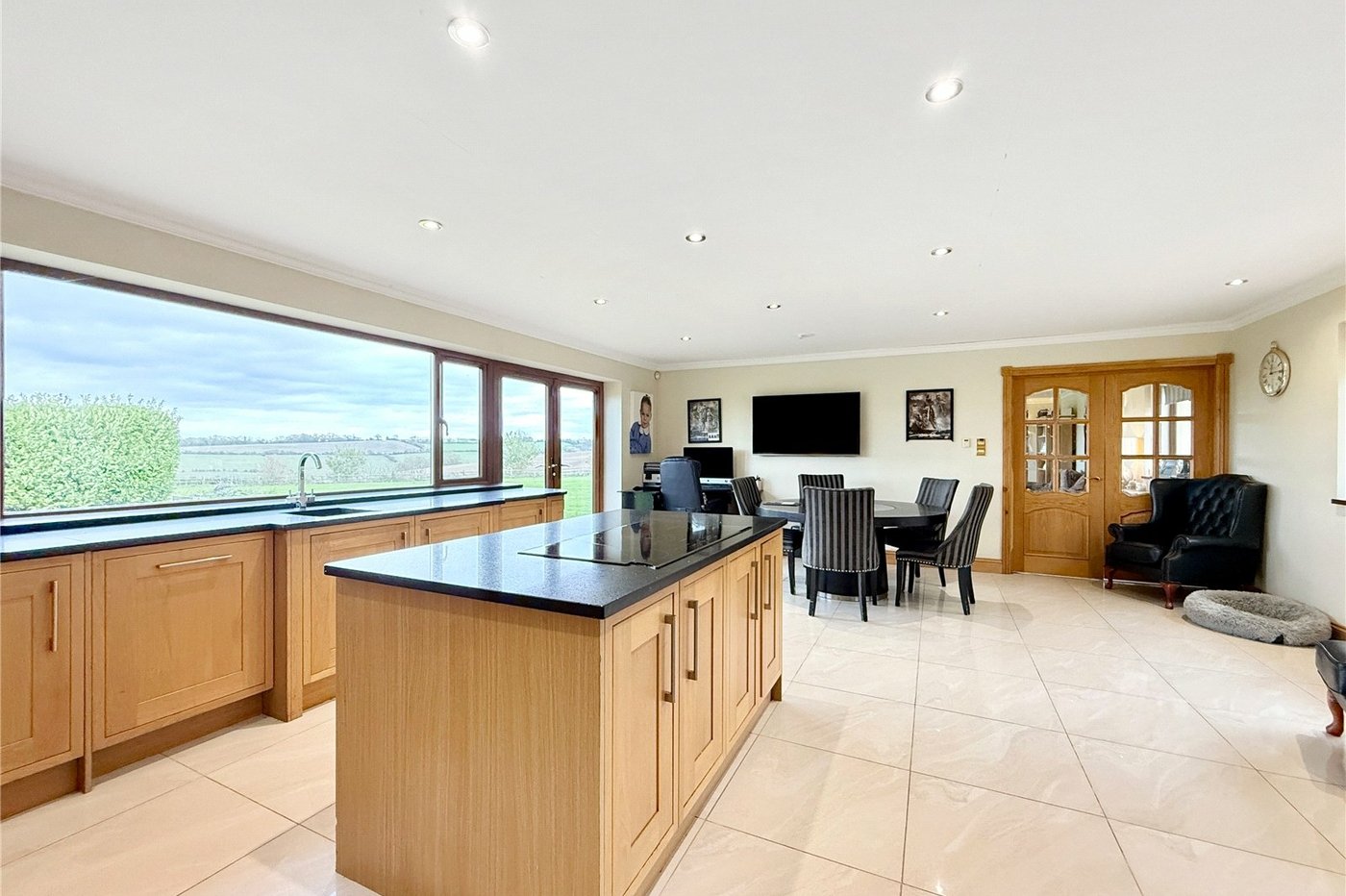 4 bedroom bungalow for sale in Eynsford | Robinson Jackson