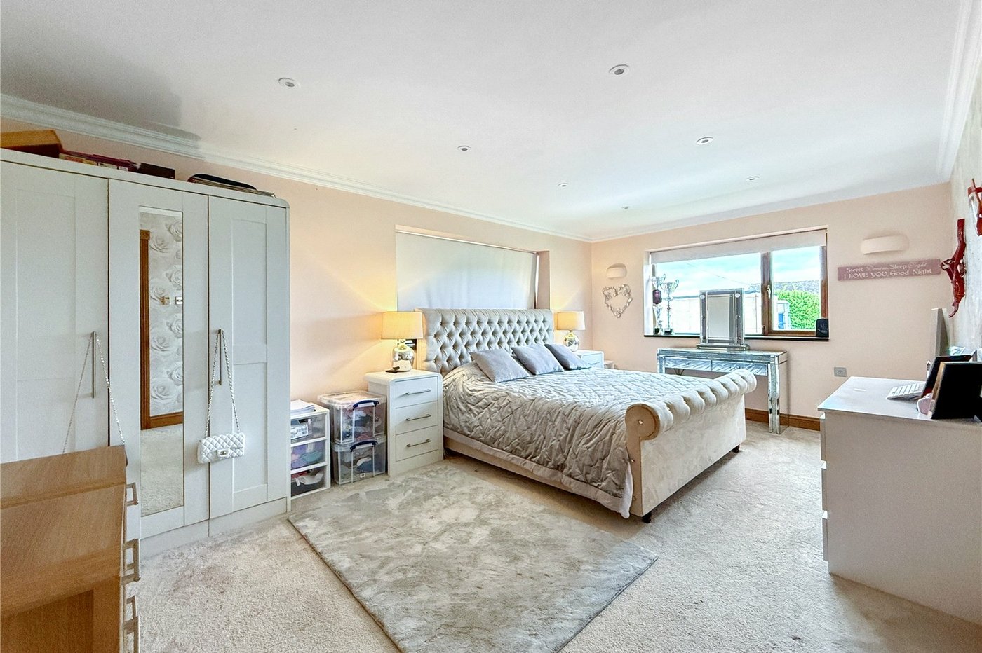 4 bedroom bungalow for sale in Eynsford | Robinson Jackson