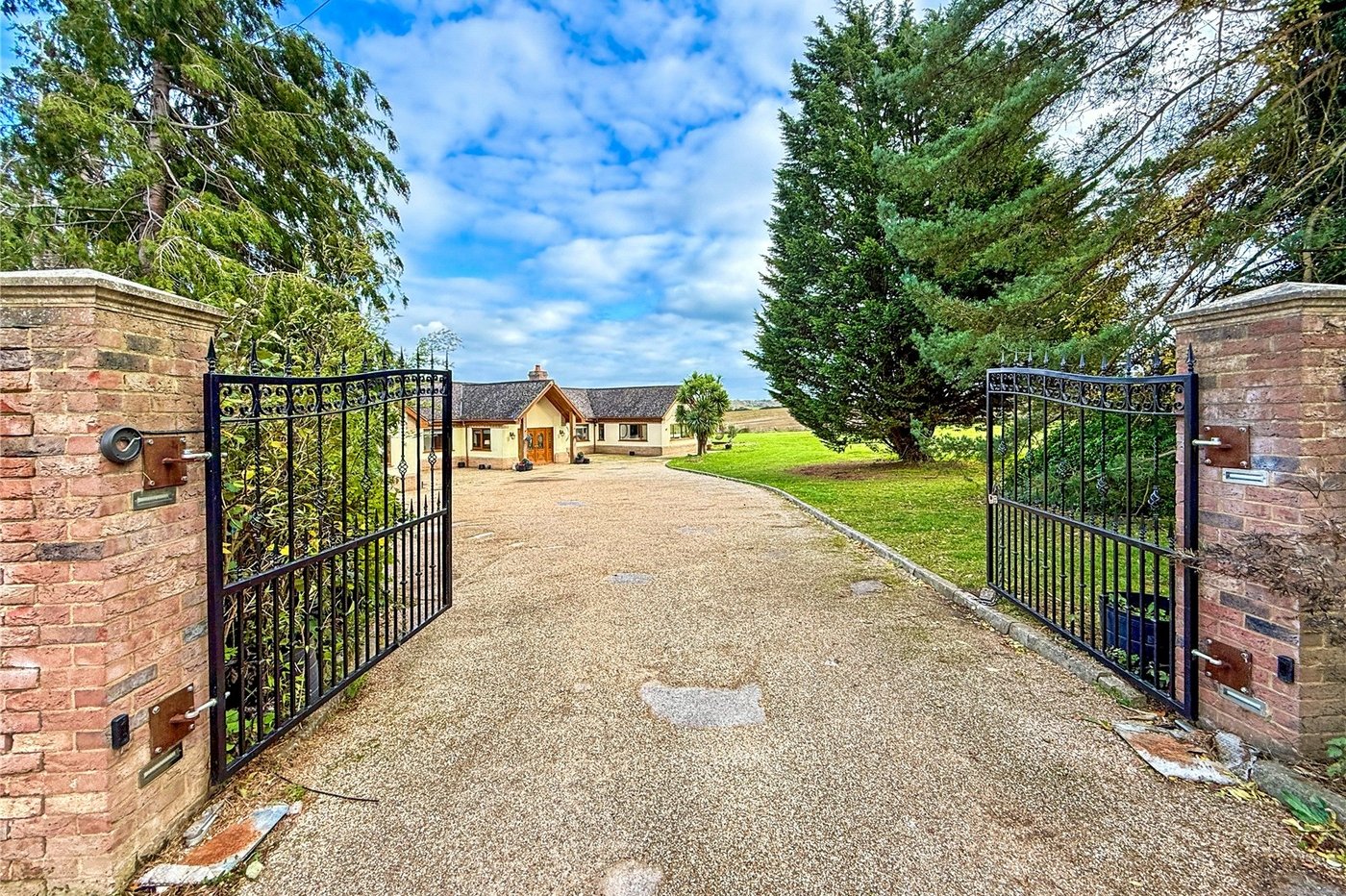 4 bedroom bungalow for sale in Eynsford | Robinson Jackson