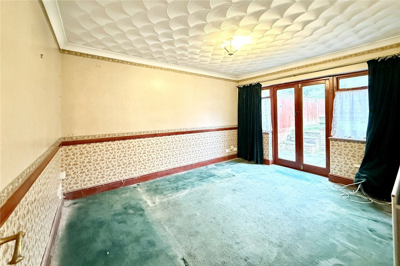 3 bedroom bungalow for sale in Hextable | Robinson Jackson