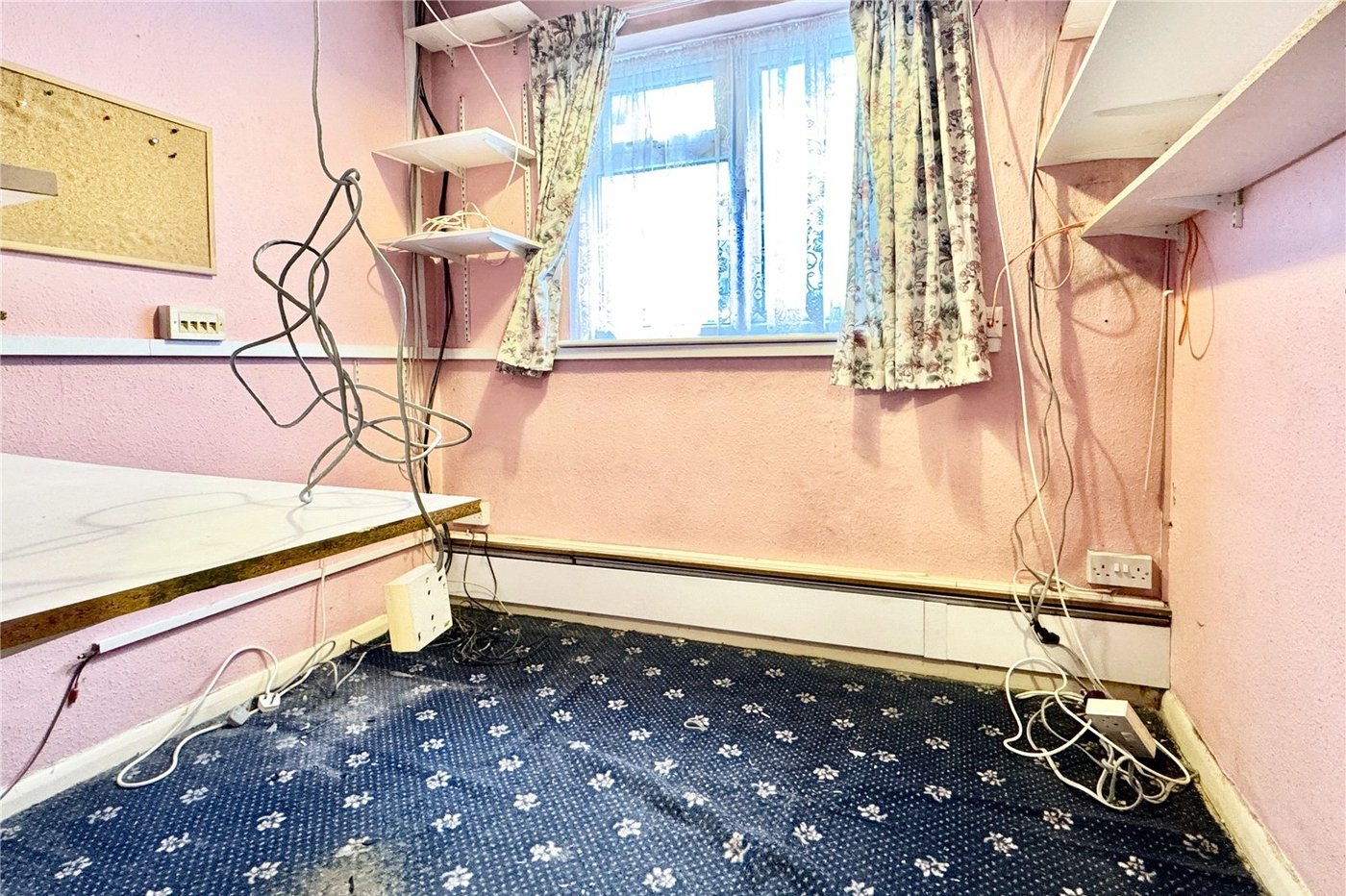 3 bedroom bungalow for sale in Hextable | Robinson Jackson