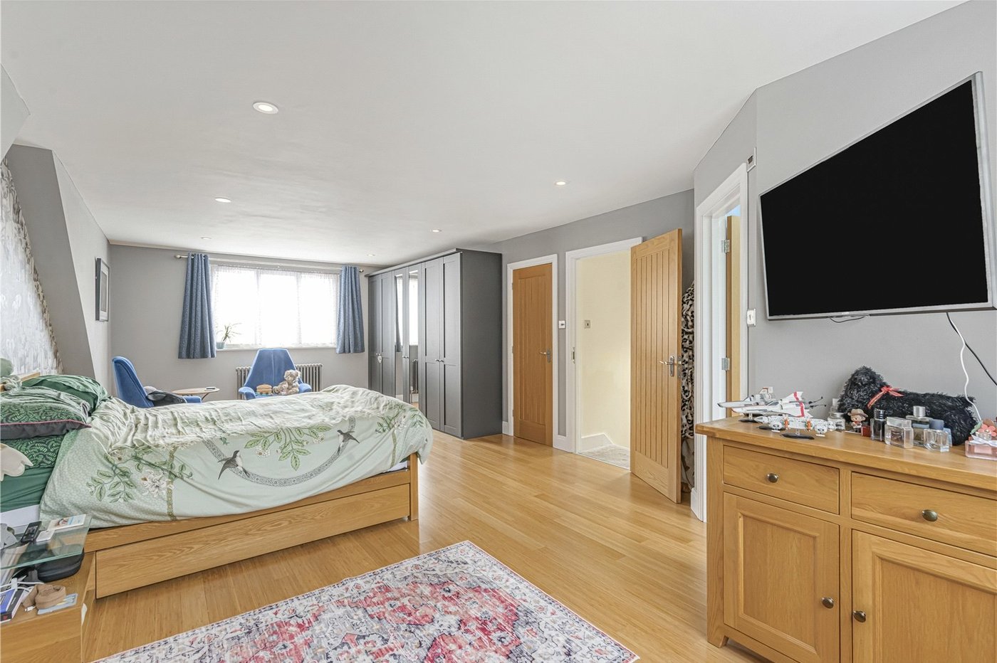 4 bedroom bungalow for sale in Hextable | Robinson Jackson