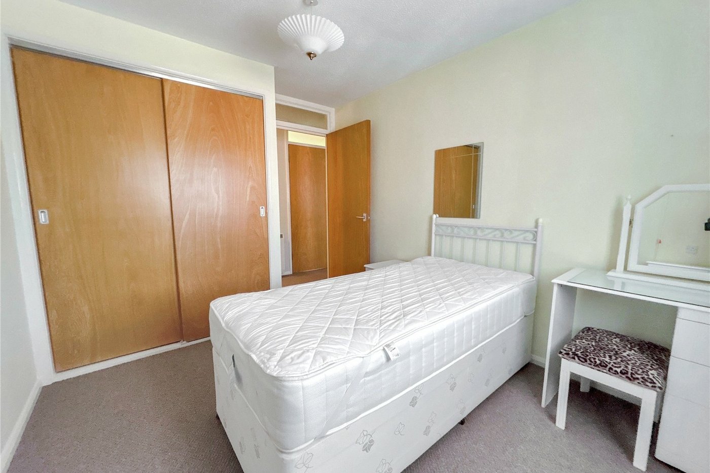 2 bedroom property for sale in Sidcup | Robinson Jackson