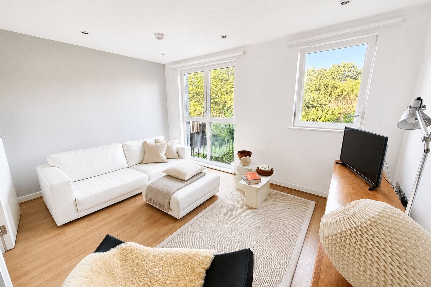 3 bedroom house for sale in London | Robinson Jackson