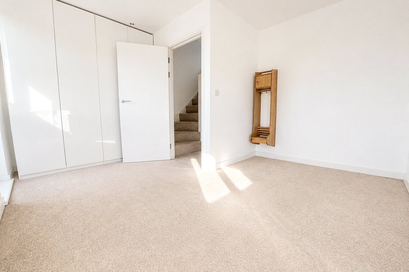 3 bedroom house for sale in London | Robinson Jackson