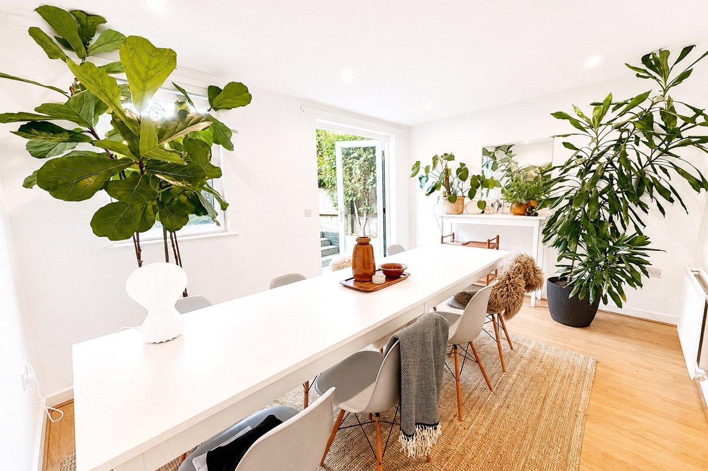 3 bedroom house for sale in London | Robinson Jackson