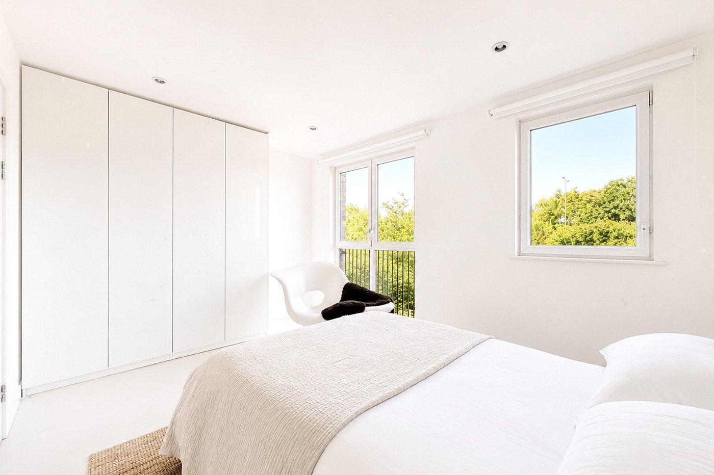 3 bedroom house for sale in London | Robinson Jackson