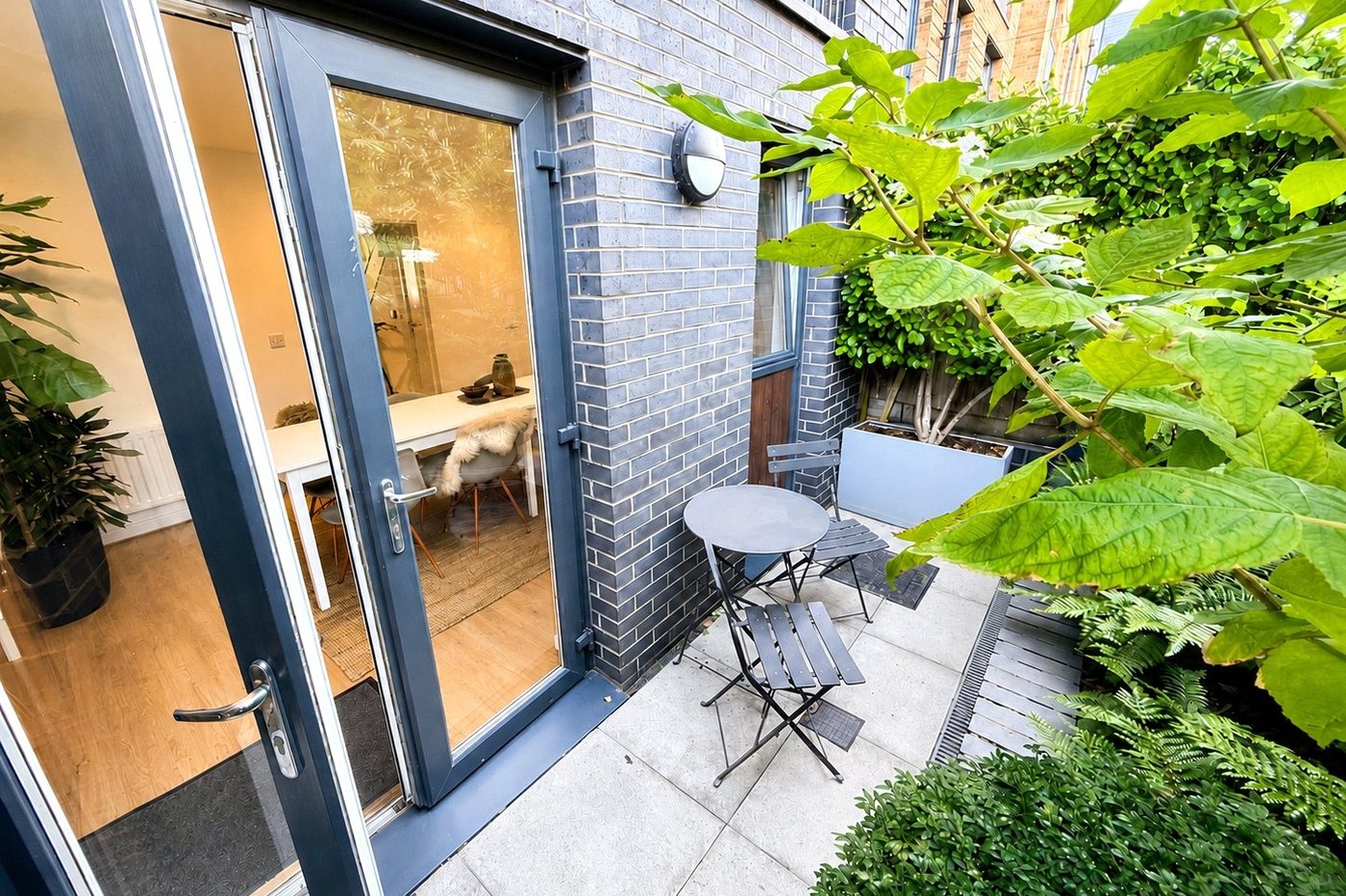 3 bedroom house for sale in London | Robinson Jackson