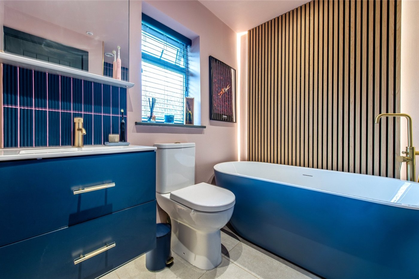 3 bedroom house for sale in Istead Rise | Robinson Michael & Jackson