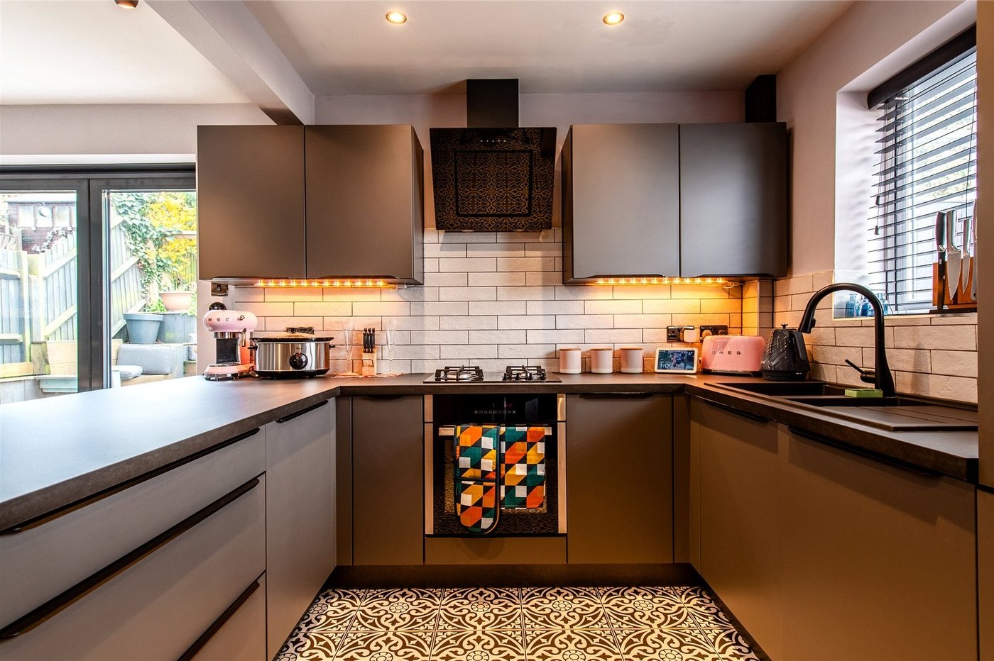 3 bedroom house for sale in Istead Rise | Robinson Michael & Jackson