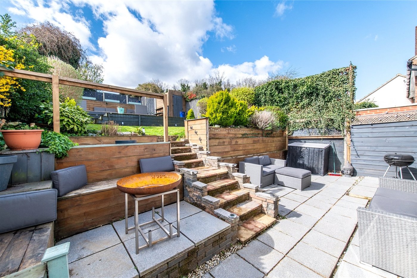 3 bedroom house for sale in Istead Rise | Robinson Michael & Jackson