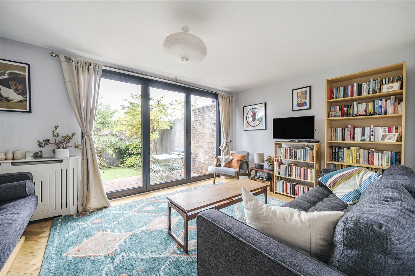 3 bedroom house for sale in London | Robinson Jackson
