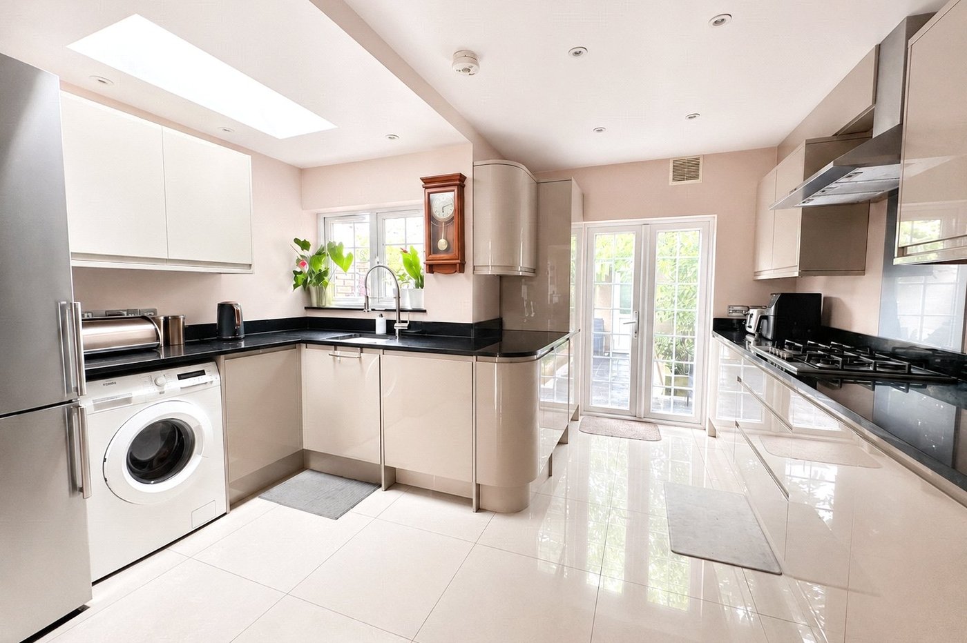 4 bedroom house for sale in London | Robinson Jackson