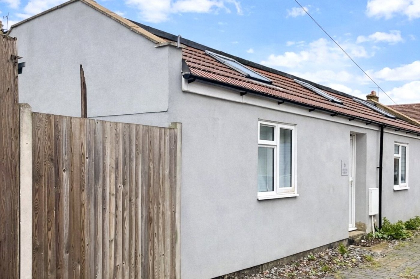 2 bedroom bungalow for sale in London | Robinson Jackson