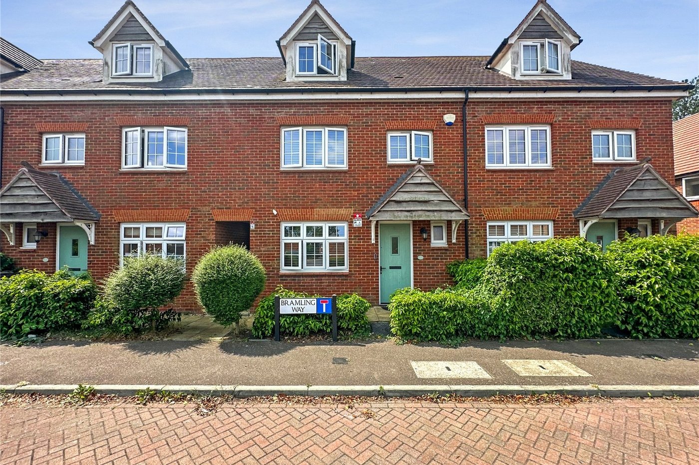 4 bedroom house for sale in Rainham | Robinson Michael & Jackson