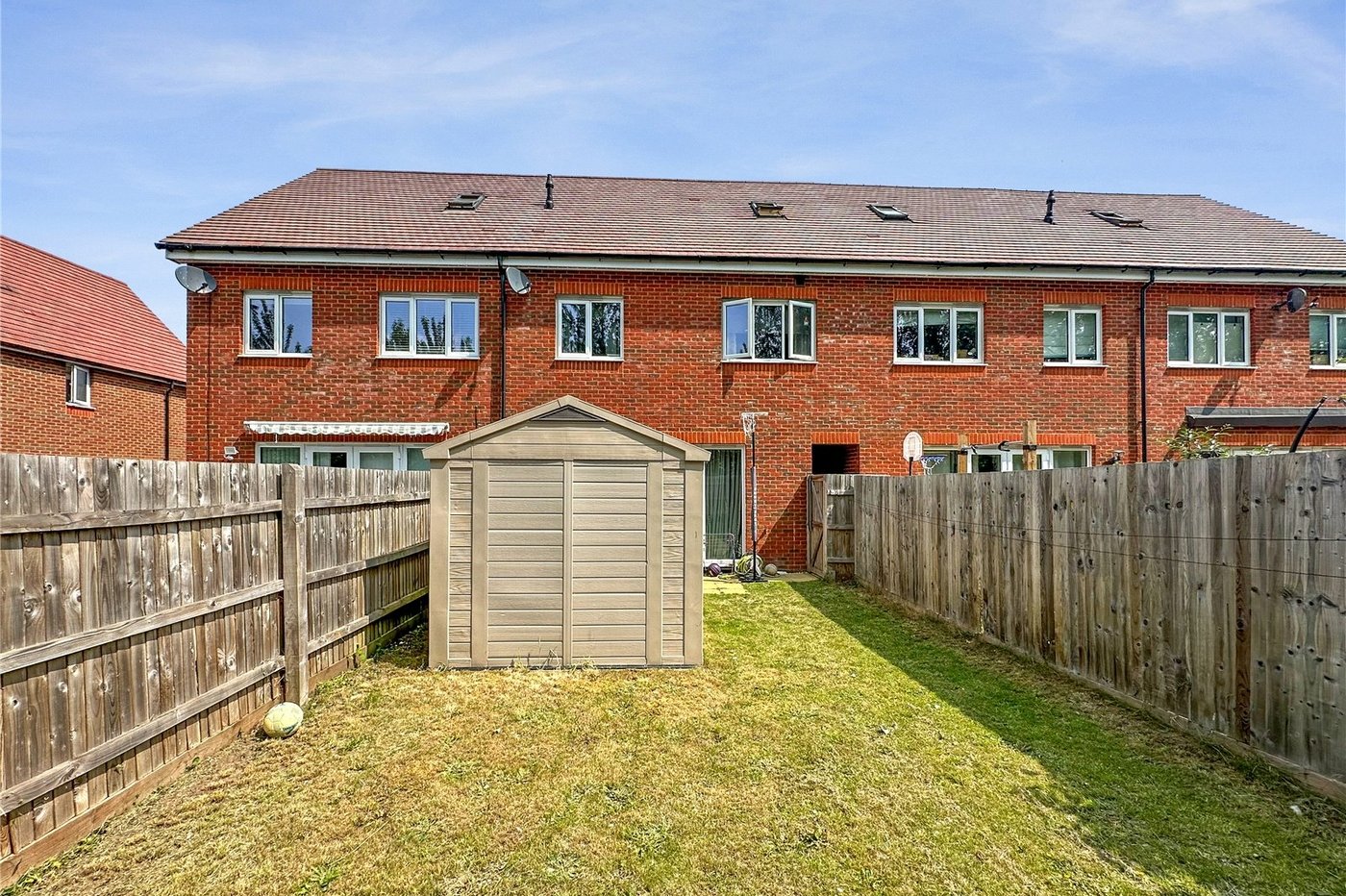 4 bedroom house for sale in Rainham | Robinson Michael & Jackson