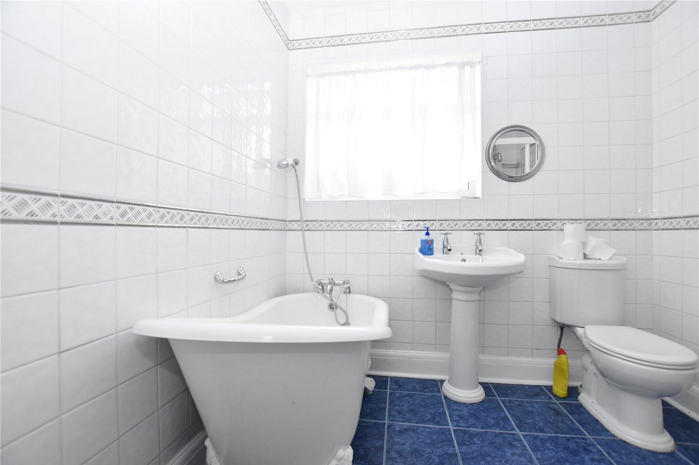 3 bedroom bungalow for sale in Bexleyheath | Robinson Jackson