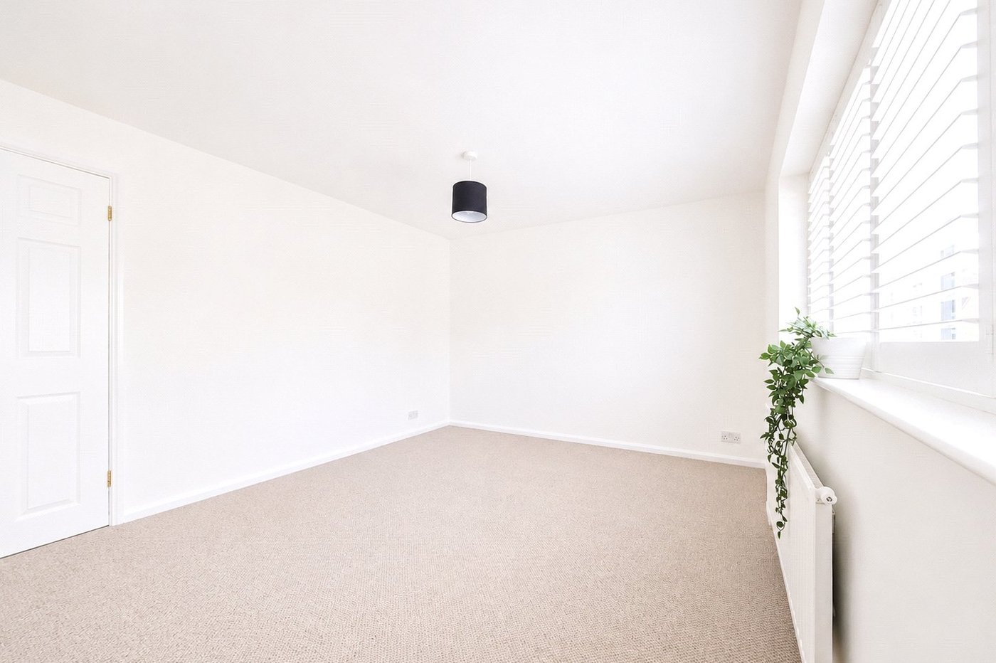 2 bedroom house for sale in London | Robinson Jackson