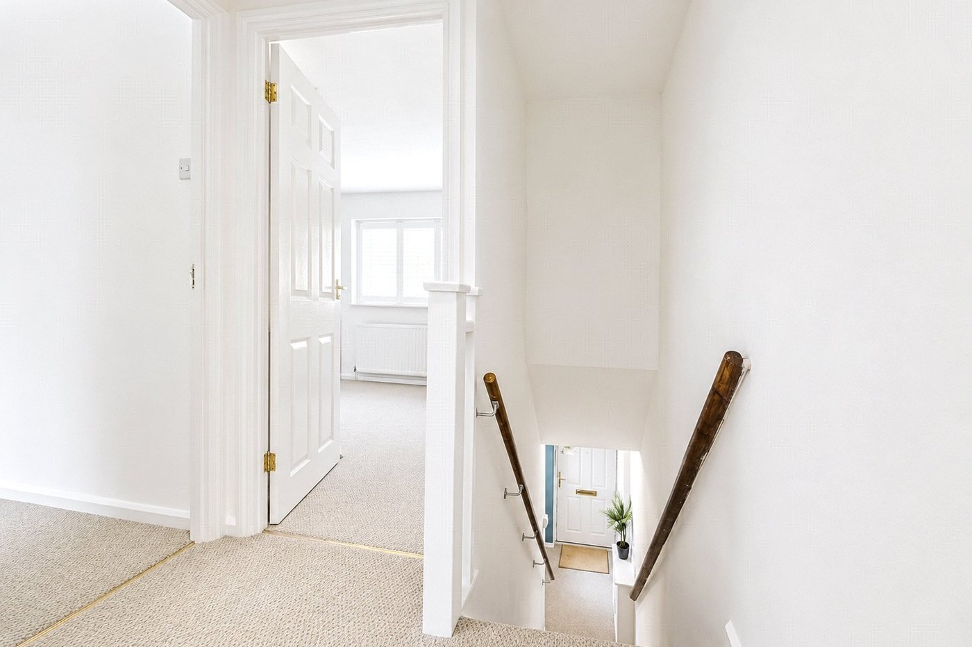 2 bedroom house for sale in London | Robinson Jackson