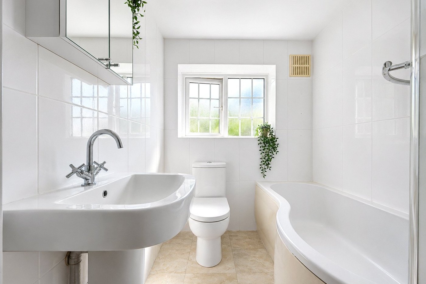 2 bedroom house for sale in London | Robinson Jackson
