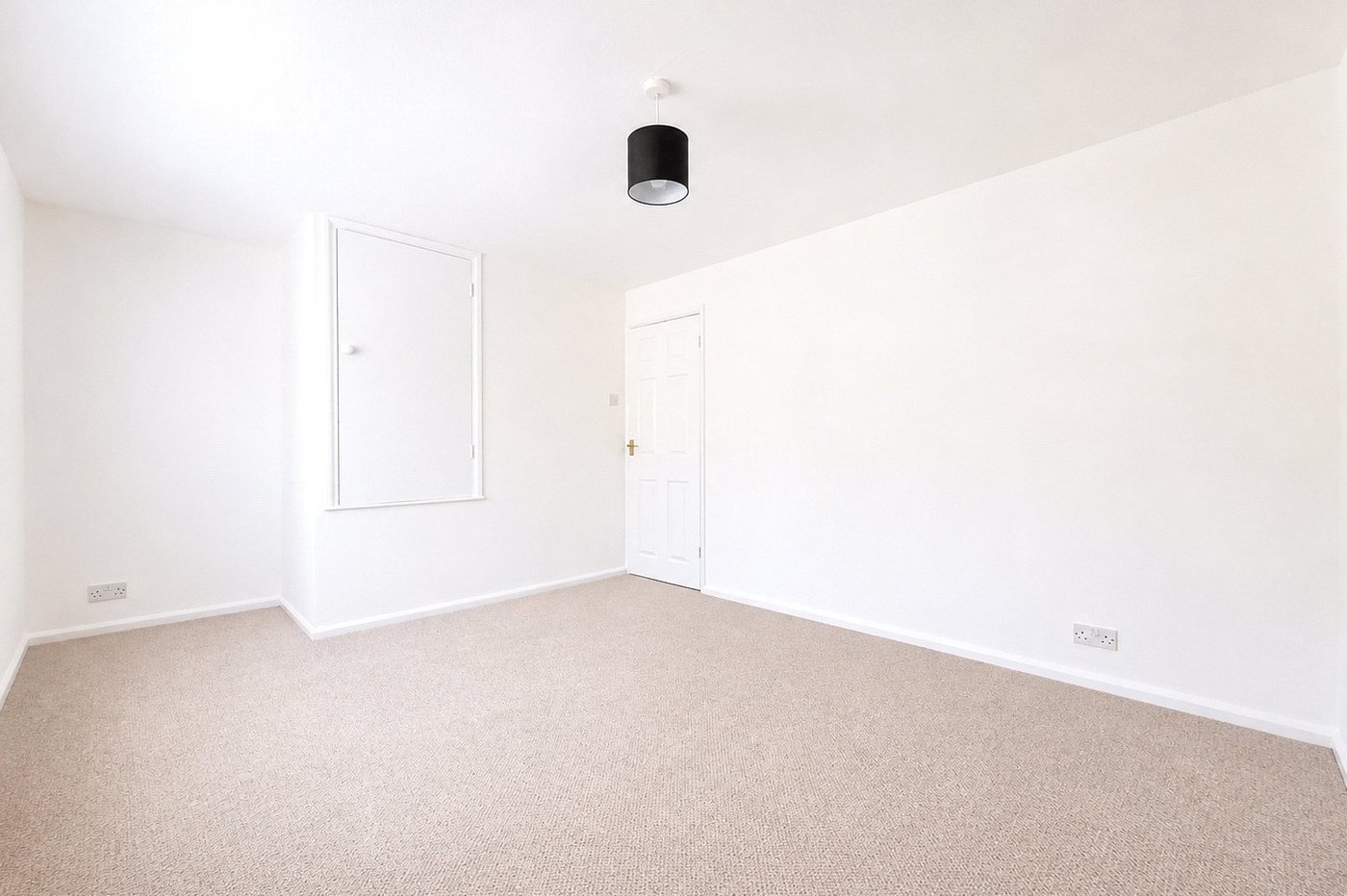 2 bedroom house for sale in London | Robinson Jackson