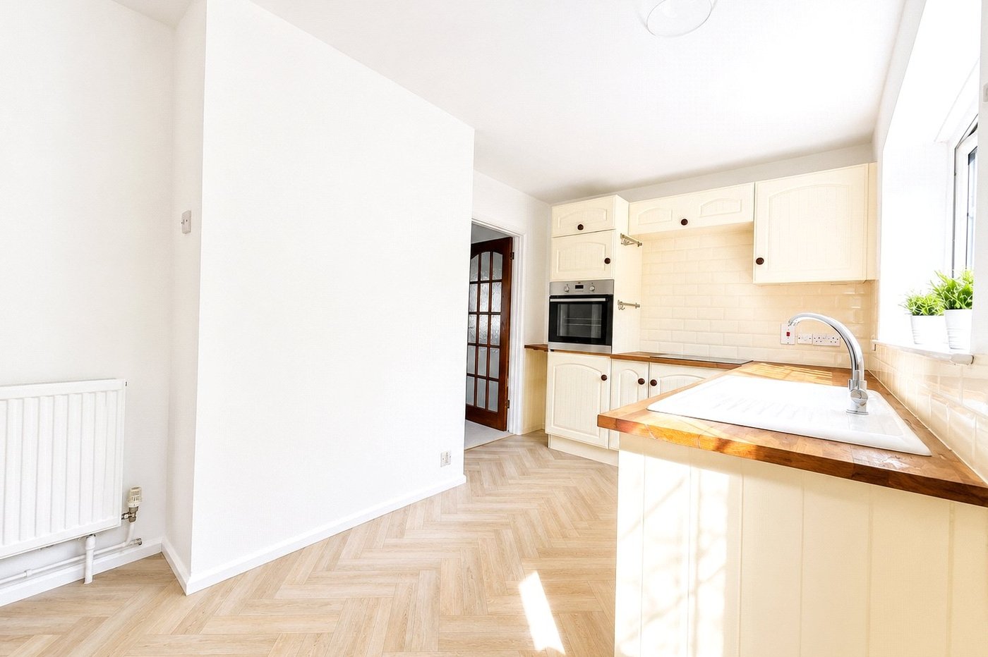 2 bedroom house for sale in London | Robinson Jackson
