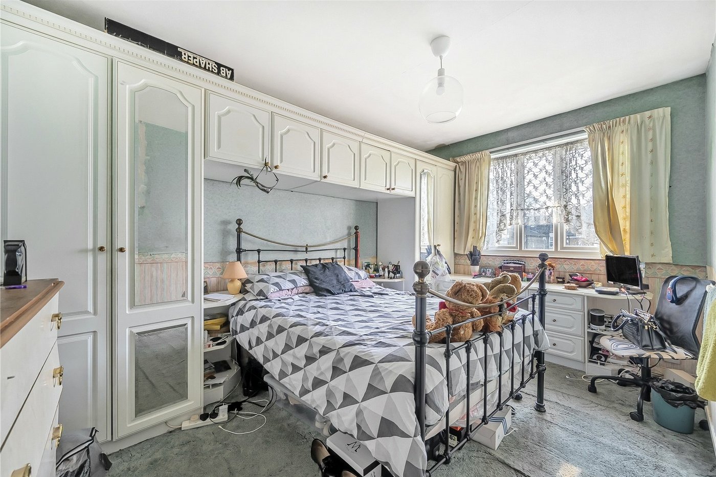 3 bedroom house for sale in London | Robinson Jackson