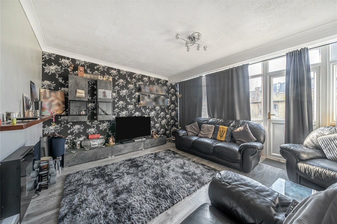 3 bedroom house for sale in London | Robinson Jackson