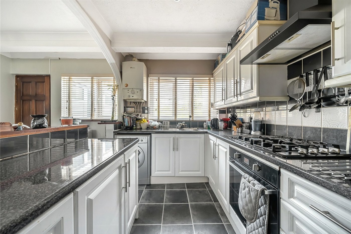 3 bedroom house for sale in London | Robinson Jackson