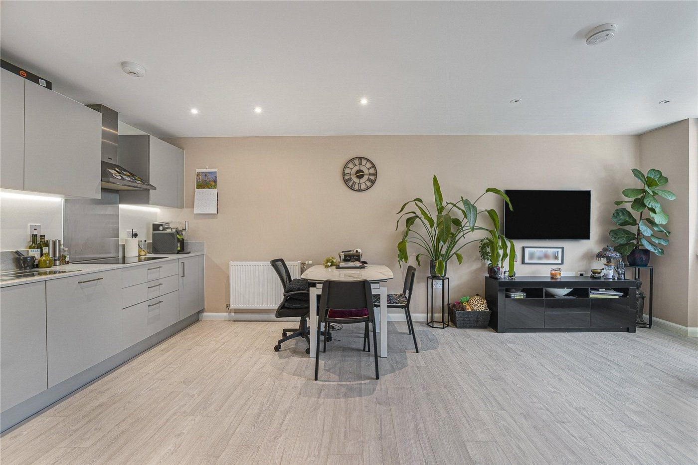 2 bedroom property for sale in Dartford | Robinson Jackson