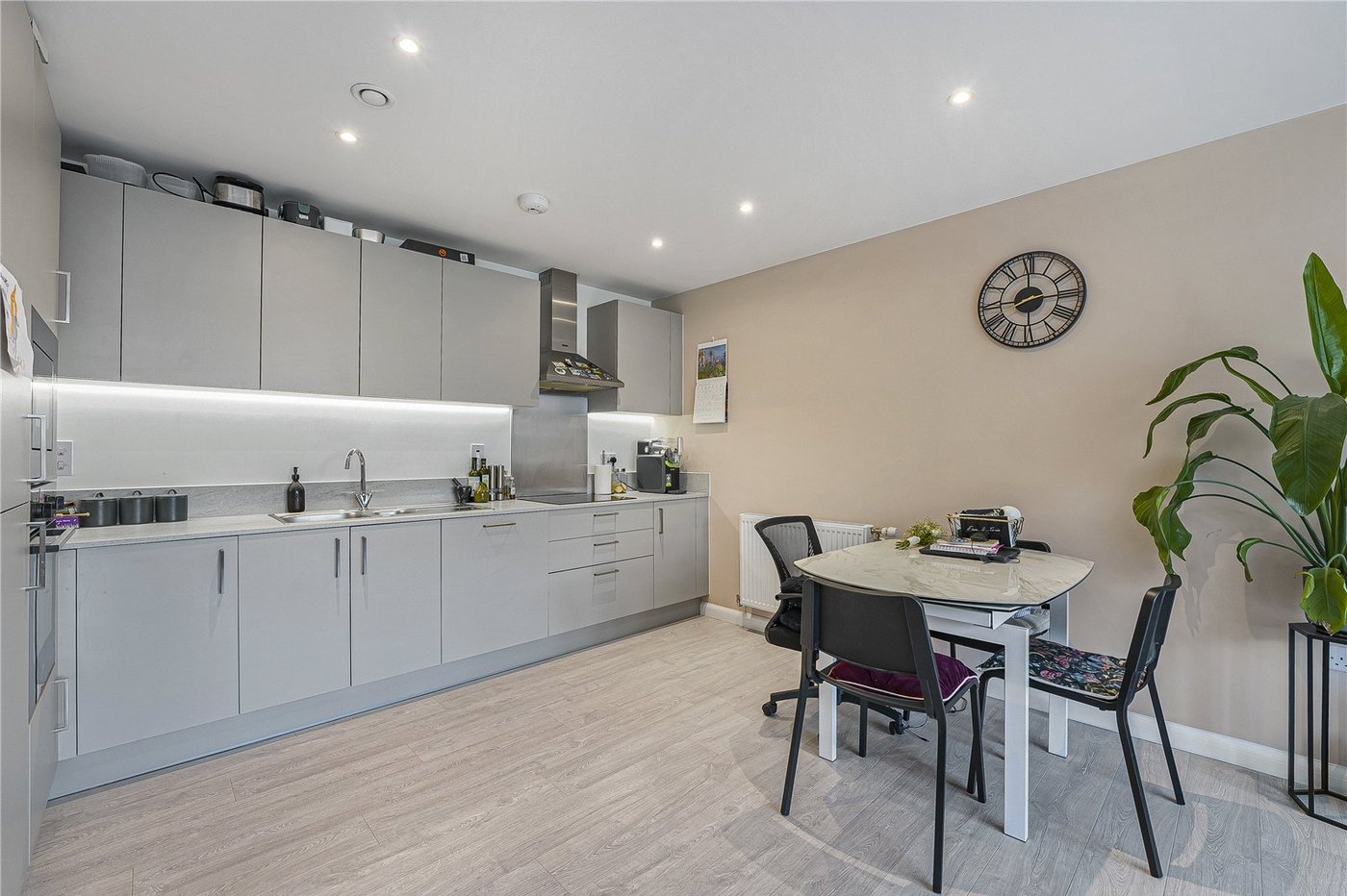 2 bedroom property for sale in Dartford | Robinson Jackson